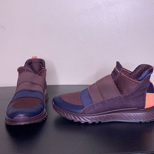 Women’s Ecco St.1 West Size 6(36).Exellent condition. comfortable.